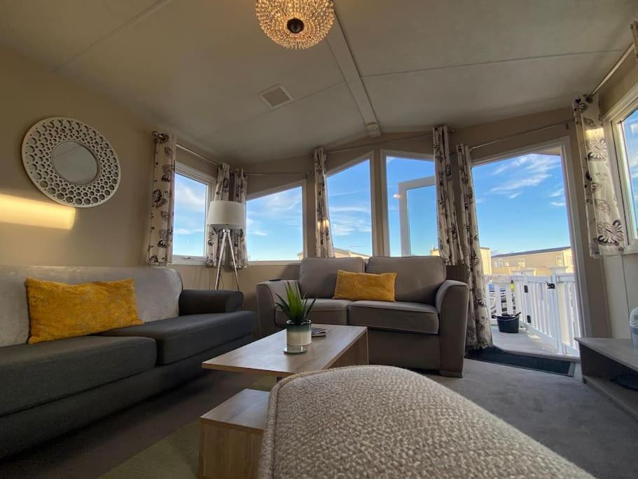 Cosy & Modern Private Seaview Caravan North Seaton Exterior photo