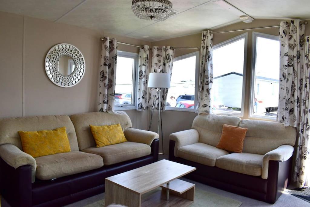 Cosy & Modern Private Seaview Caravan North Seaton Exterior photo