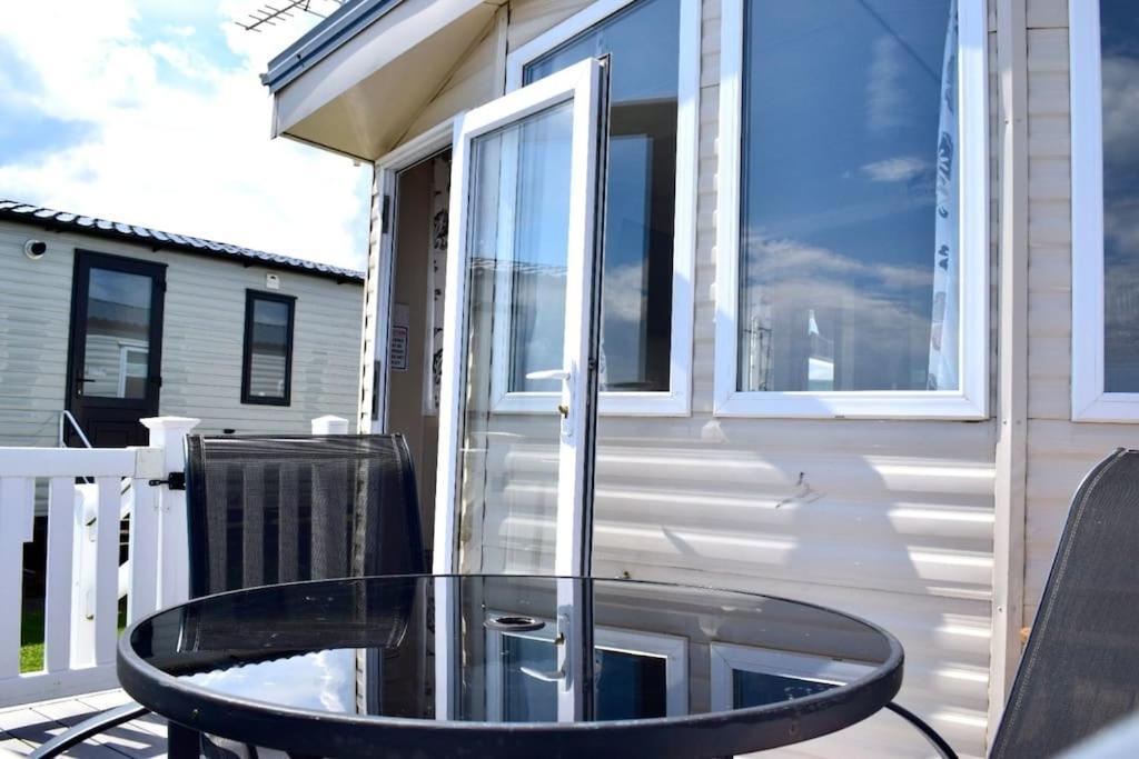 Cosy & Modern Private Seaview Caravan North Seaton Exterior photo